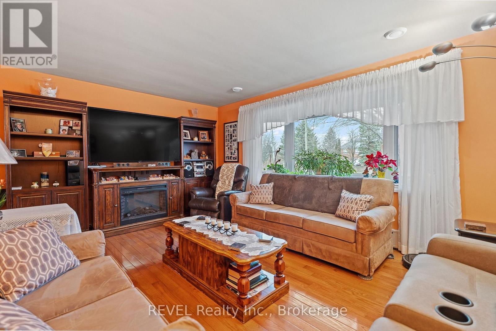 6398 Mountain Road, Niagara Falls, Ontario  L2E 6S4 - Photo 5 - X13542818