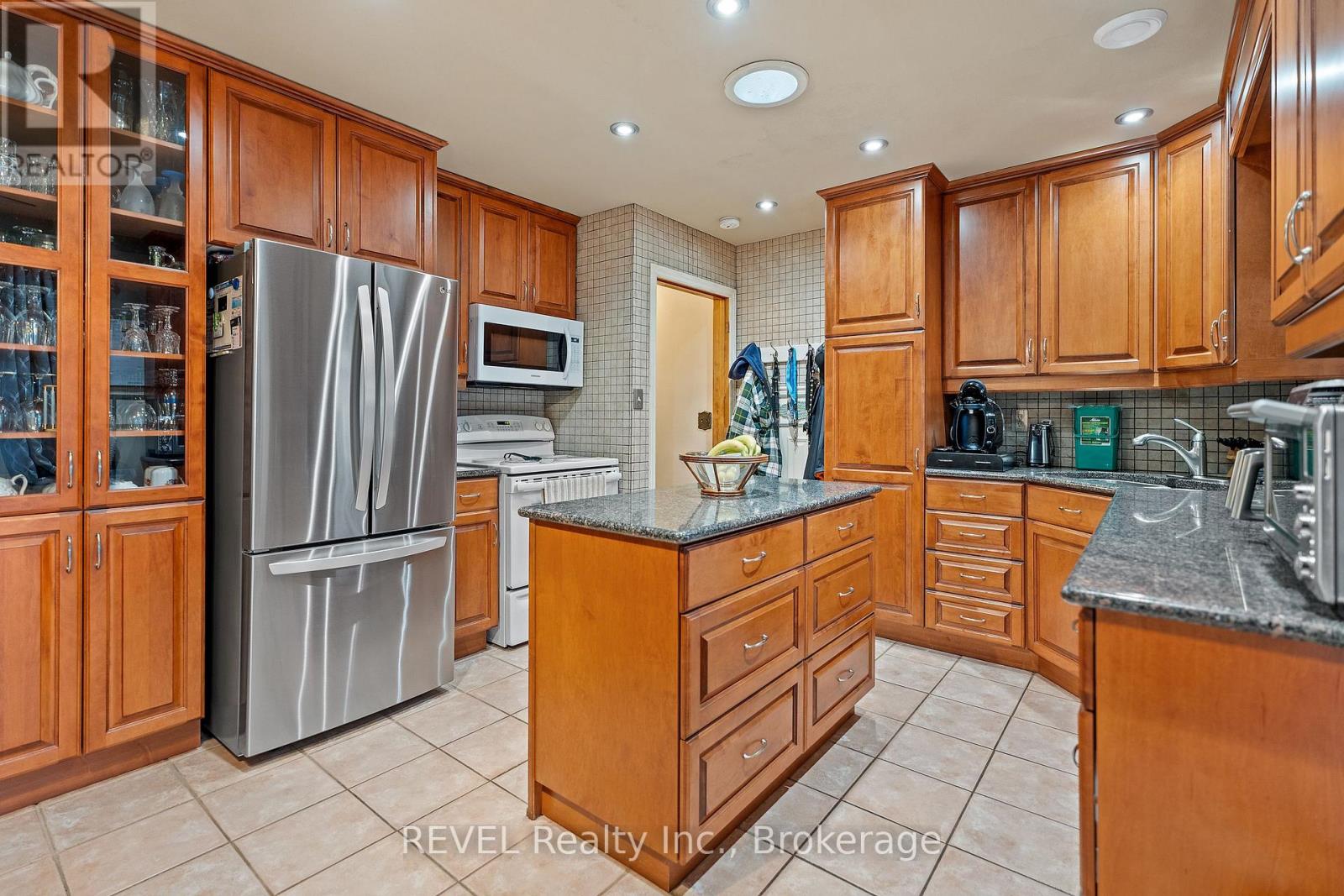 6398 Mountain Road, Niagara Falls, Ontario  L2E 6S4 - Photo 8 - X13542818