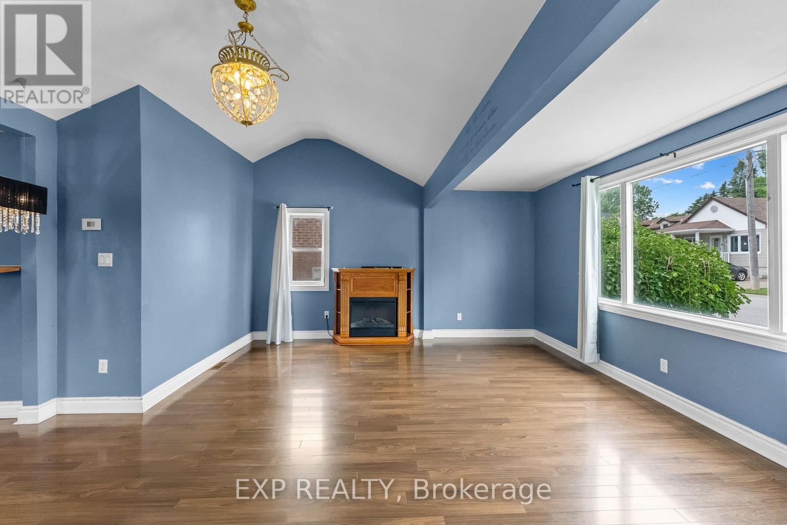 6344 Ash Street, Niagara Falls, Ontario  L2G 2H5 - Photo 3 - X13545636