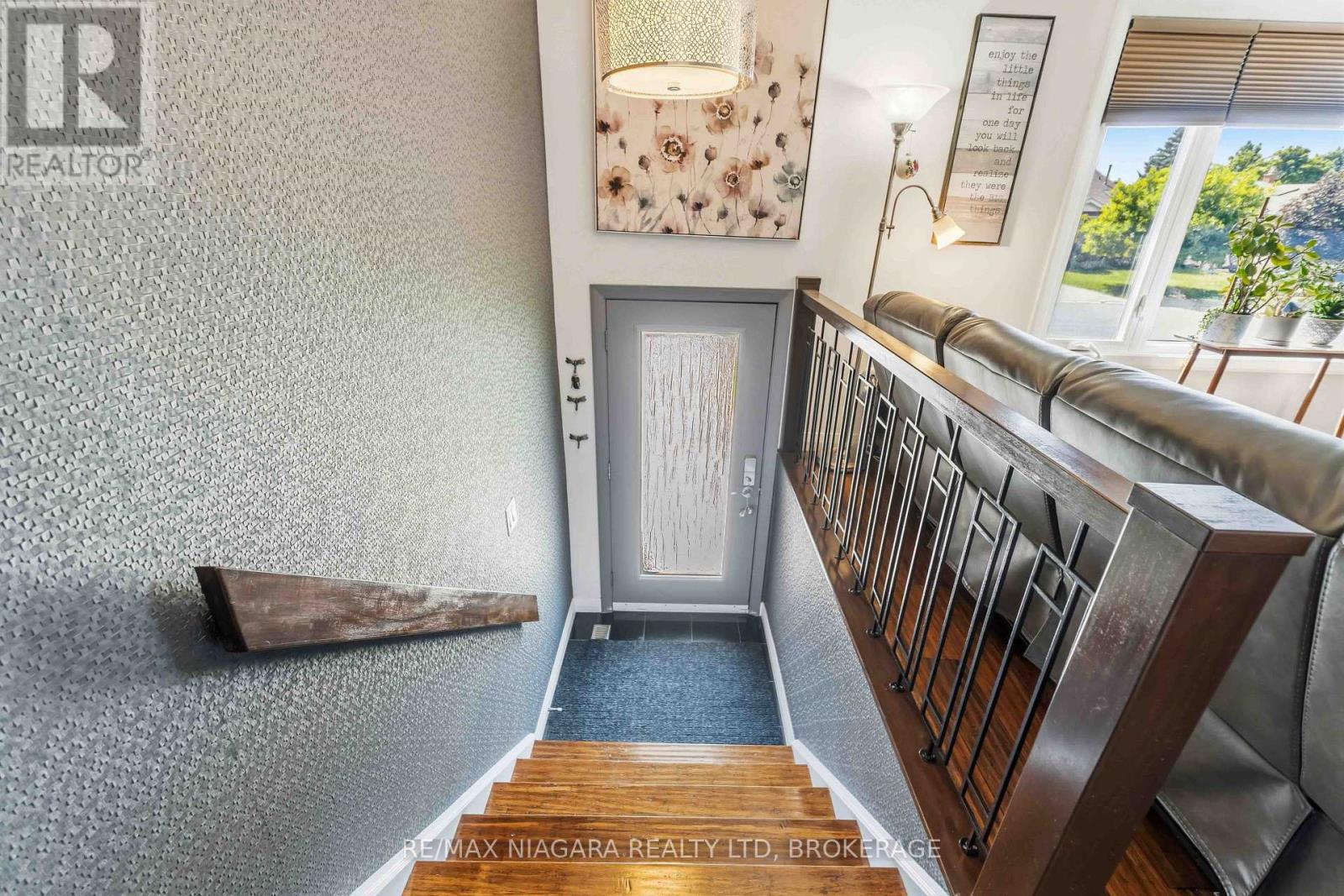 6200 Sherri Avenue, Niagara Falls, Ontario  L2H 2W7 - Photo 2 - X13551020