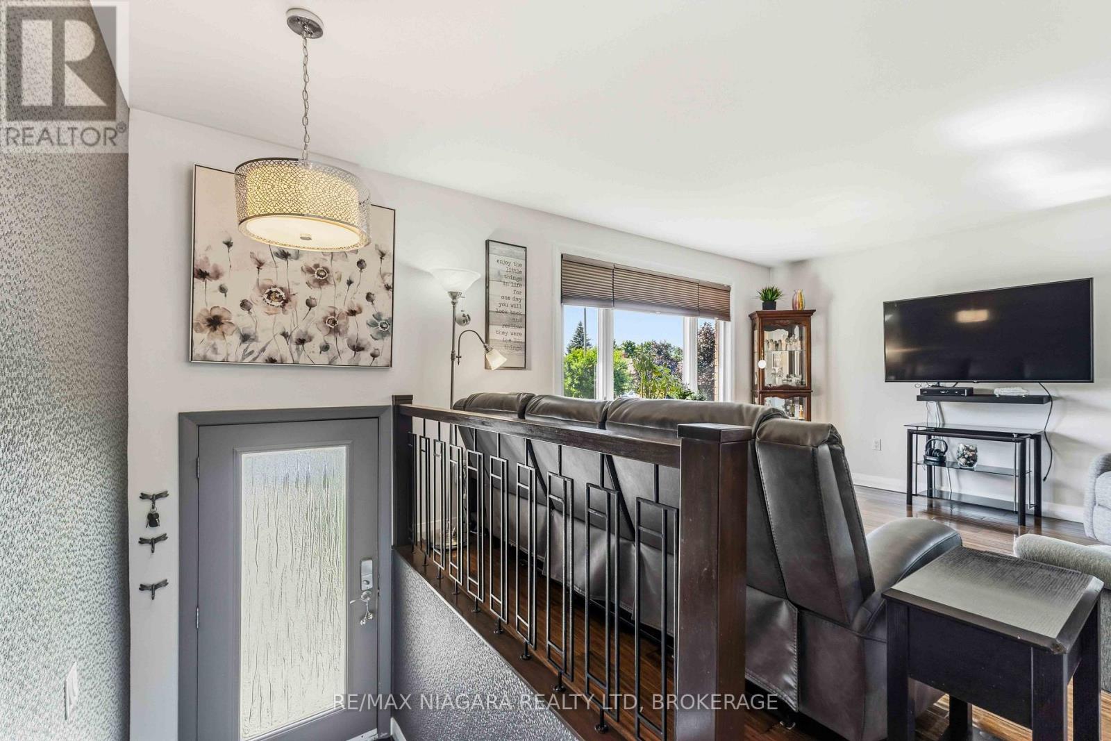 6200 Sherri Avenue, Niagara Falls, Ontario  L2H 2W7 - Photo 3 - X13551020