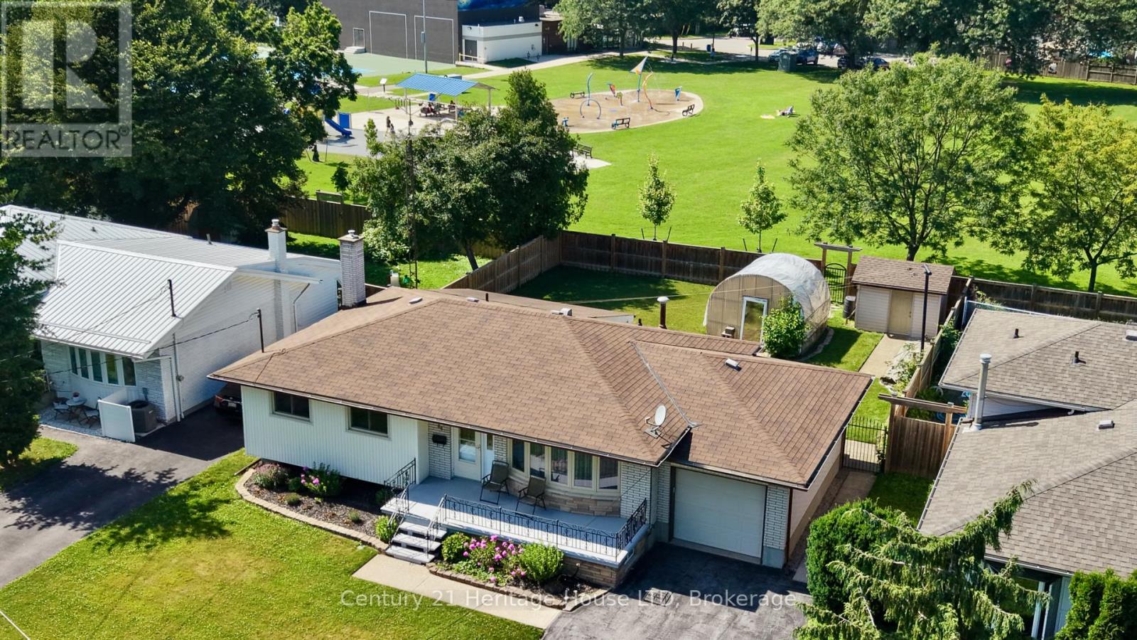 64 Croydon Drive, St. Catharines, Ontario  L2M 1J7 - Photo 2 - X13551066
