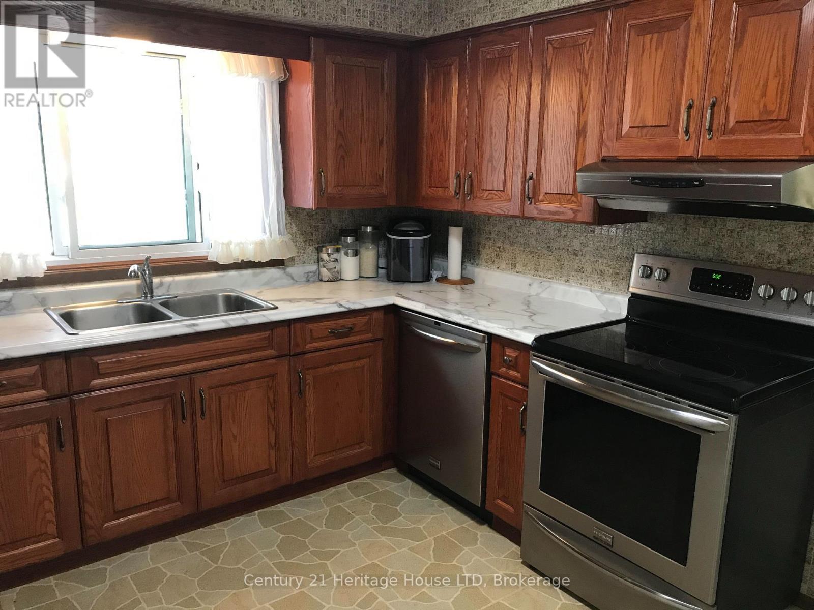 938 Ferndale Avenue, Fort Erie, Ontario  L2A 5S8 - Photo 5 - X13551484