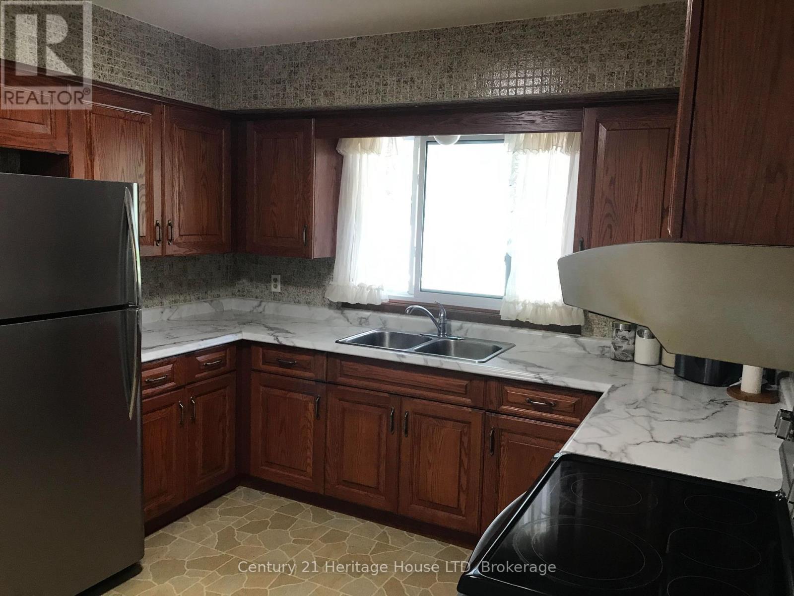 938 Ferndale Avenue, Fort Erie, Ontario  L2A 5S8 - Photo 8 - X13551484