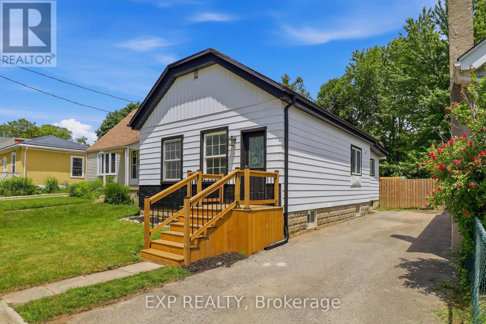 134 Sterling Street, London East, Ontario  N5Y 1Y8 - Photo 1 - X13552782