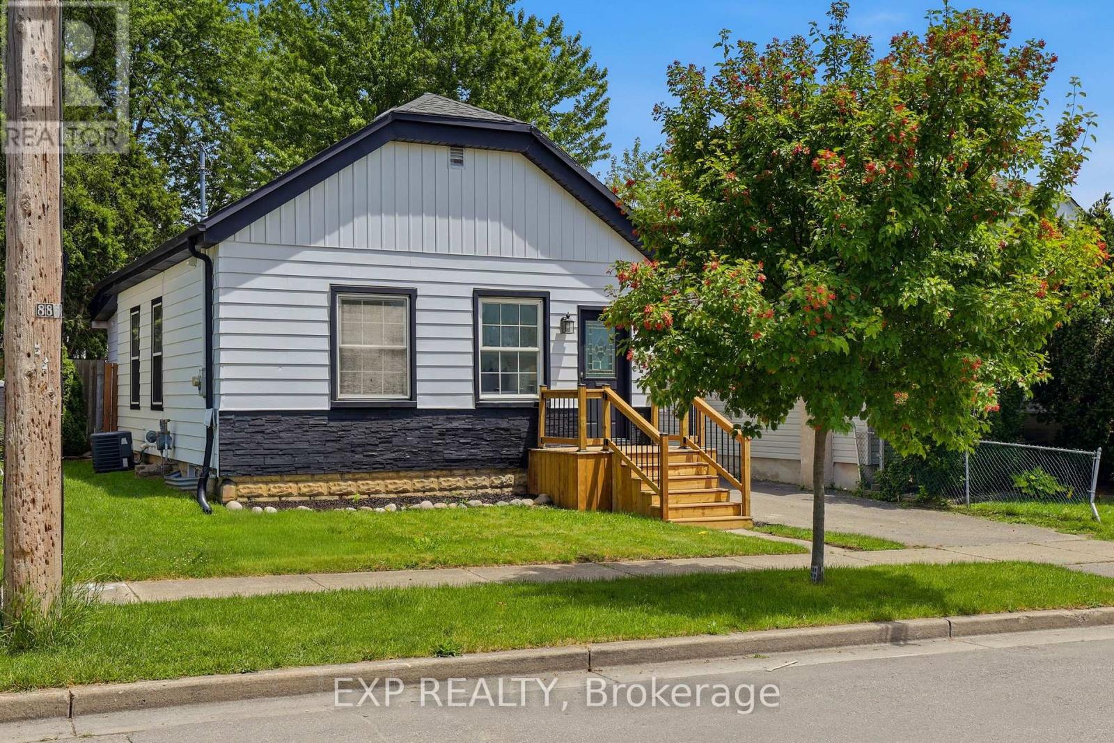 134 Sterling Street, London East, Ontario  N5Y 1Y8 - Photo 2 - X13552782