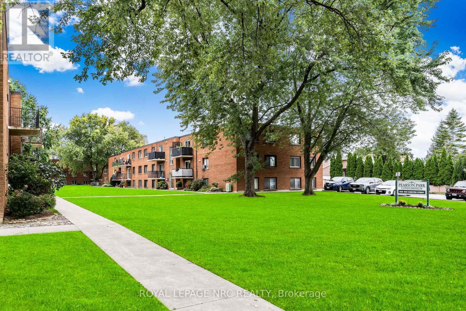 7 - 454 Carlton Street, St. Catharines, Ontario  L2M 4X1 - Photo 1 - X13555188