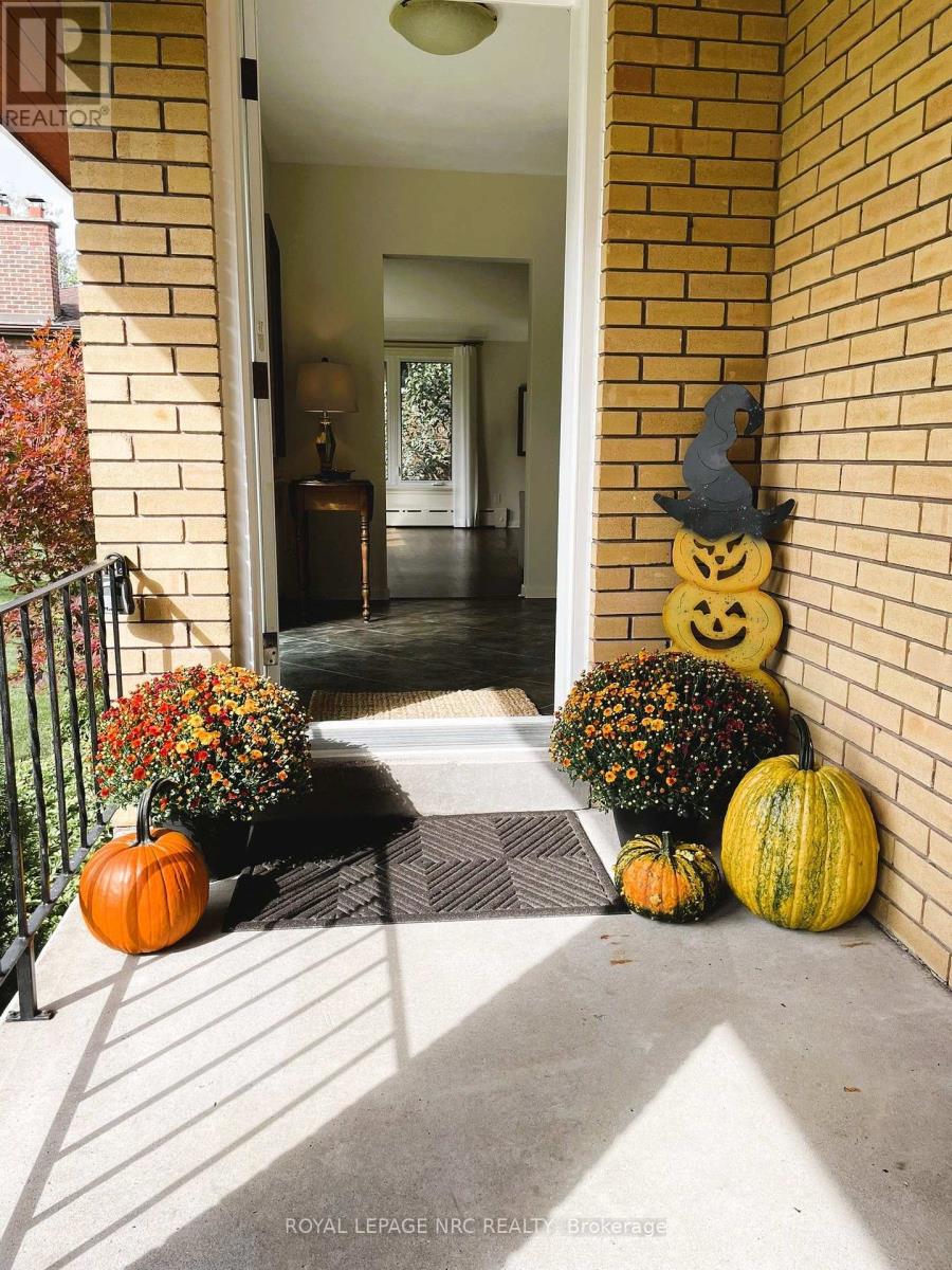24 Tennessee Avenue, Port Colborne, Ontario  L3K 2R9 - Photo 2 - X13557650