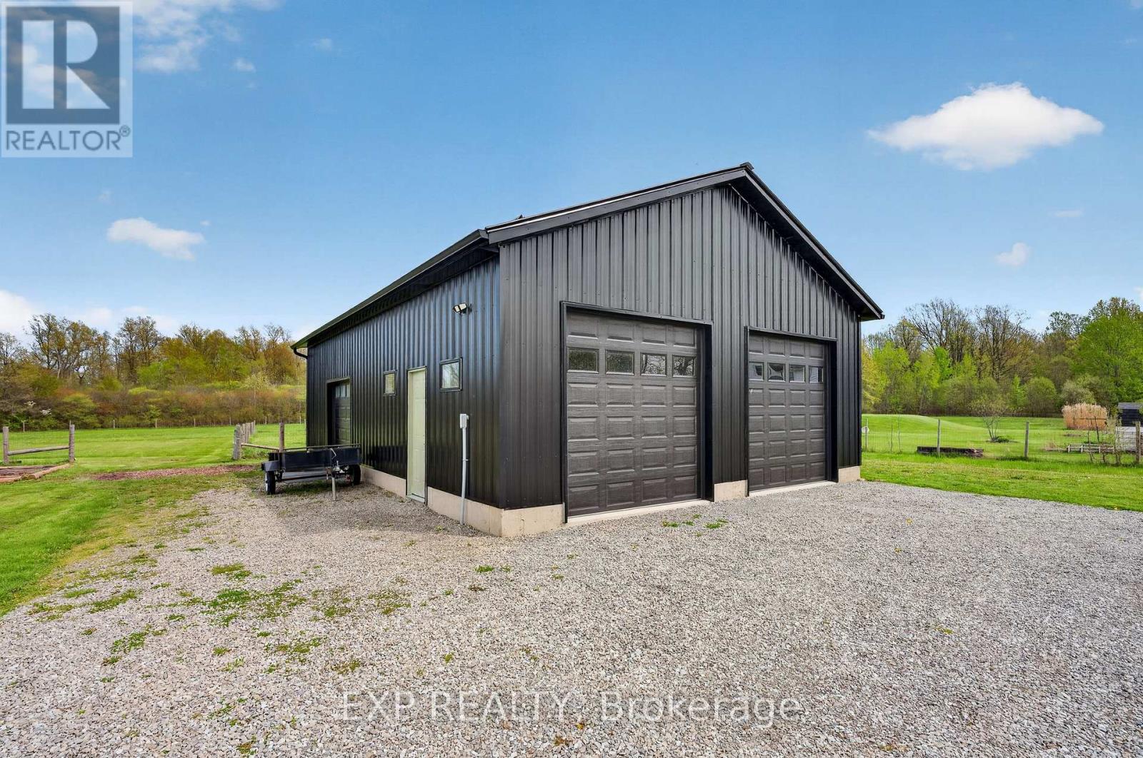 2266 Pettit Road, Fort Erie, Ontario  L2A 5M4 - Photo 2 - X13559366