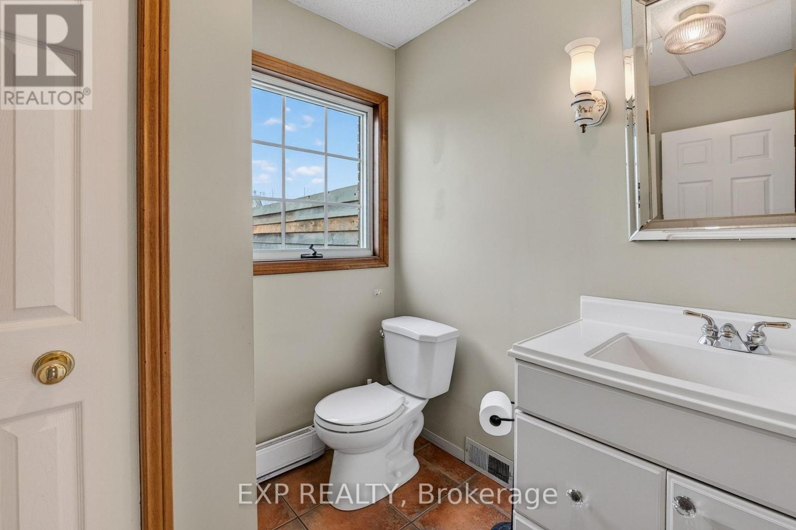 2266 Pettit Road, Fort Erie, Ontario  L2A 5M4 - Photo 24 - X13559366