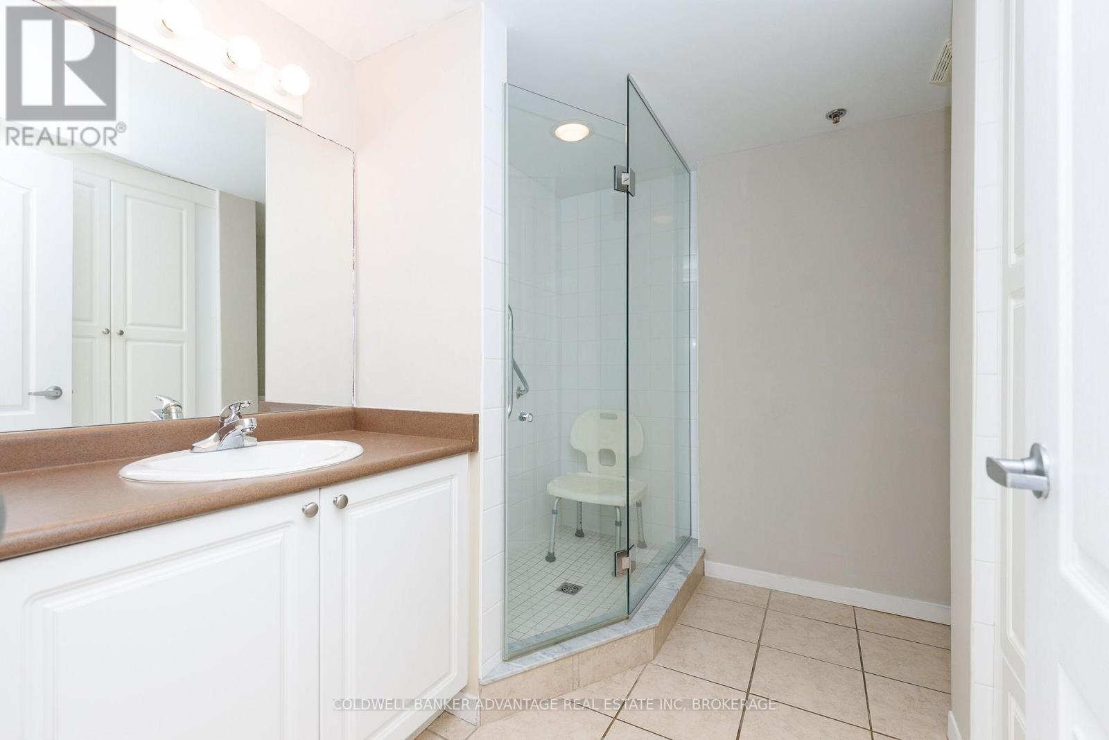 1208 - 330 Prince Charles Drive S, Welland, Ontario  L3C 7B3 - Photo 12 - X13559442