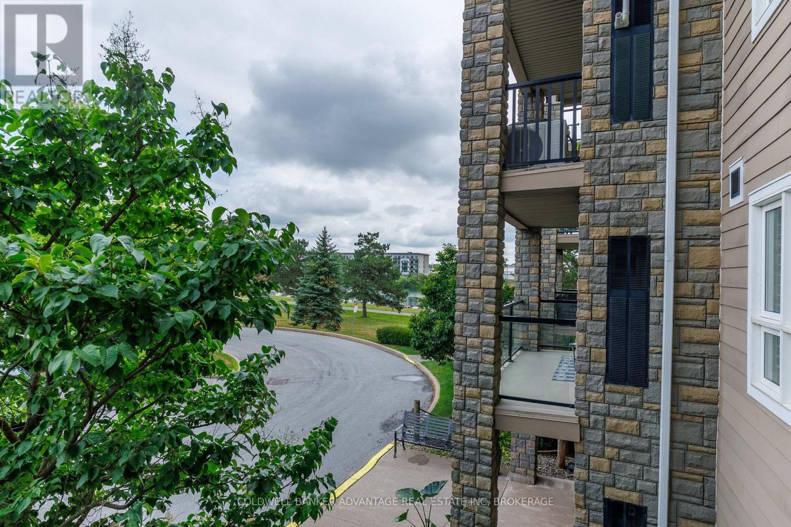 1208 - 330 Prince Charles Drive S, Welland, Ontario  L3C 7B3 - Photo 14 - X13559442