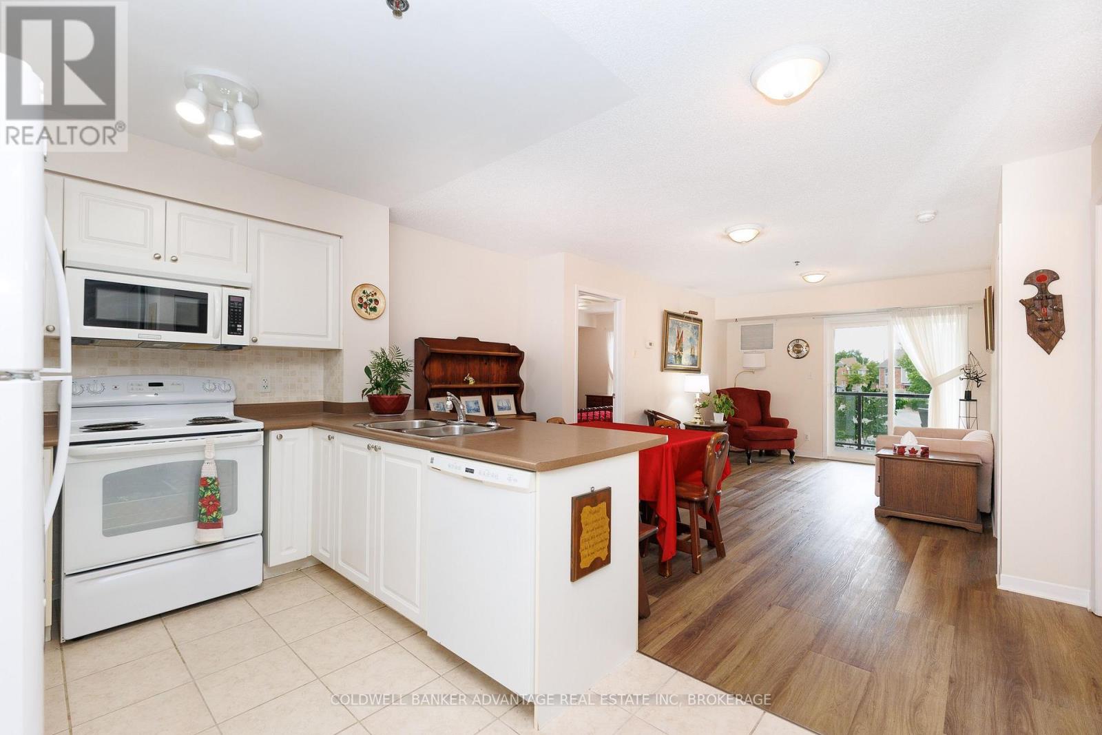 1208 - 330 Prince Charles Drive S, Welland, Ontario  L3C 7B3 - Photo 2 - X13559442