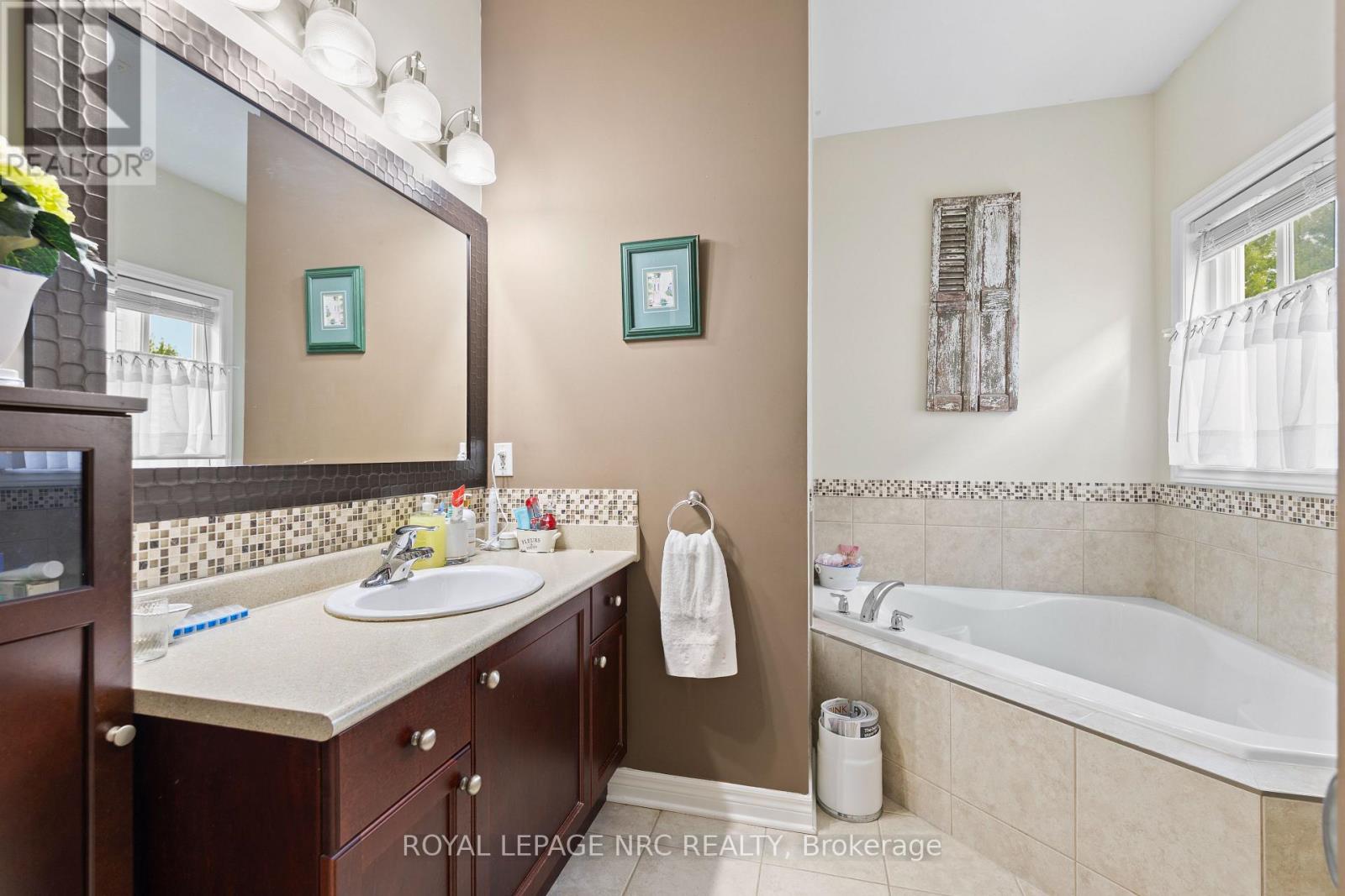 15 Fisher Drive, Niagara-On-The-Lake, Ontario  L0S 1T0 - Photo 9 - X13559828