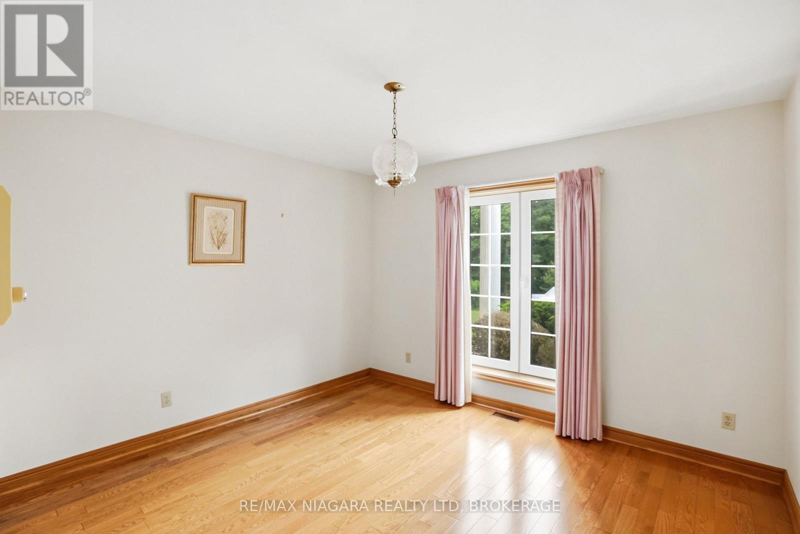 599 Lakeshore Road E, Port Colborne, Ontario  L3K 5V3 - Photo 19 - X13560590