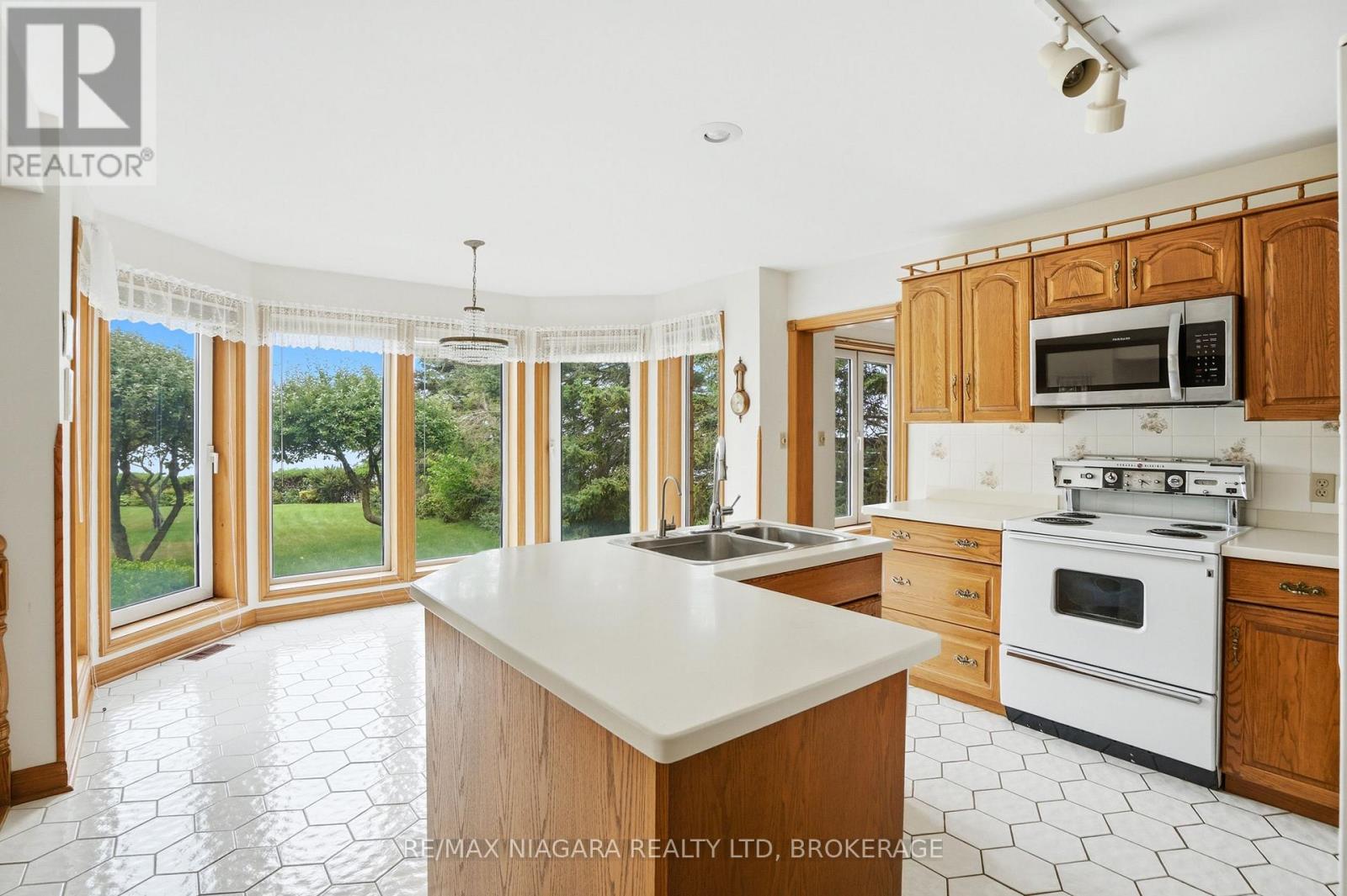 599 Lakeshore Road E, Port Colborne, Ontario  L3K 5V3 - Photo 9 - X13560590