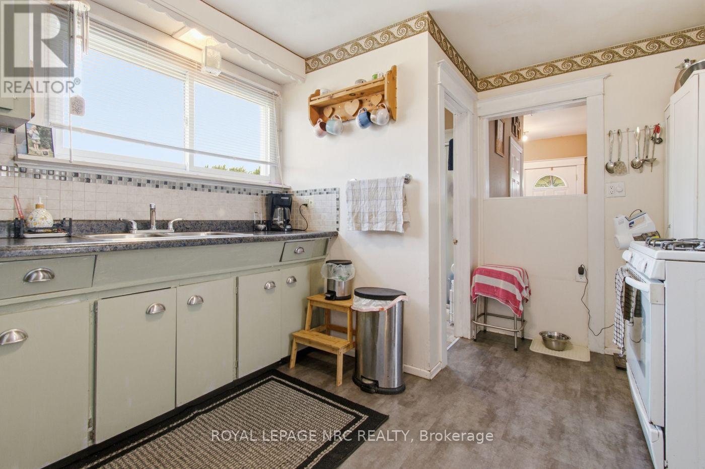 267 Killaly Street E, Port Colborne, Ontario  L3K 1P2 - Photo 13 - X13560834
