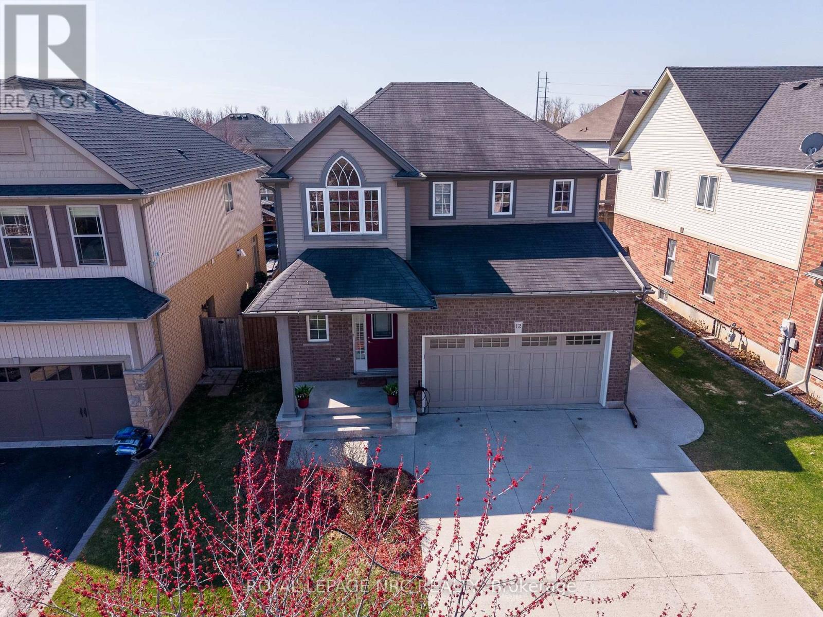 12 Wilfrid Laurier Crescent, St. Catharines, Ontario  L2P 0A4 - Photo 1 - X13564128