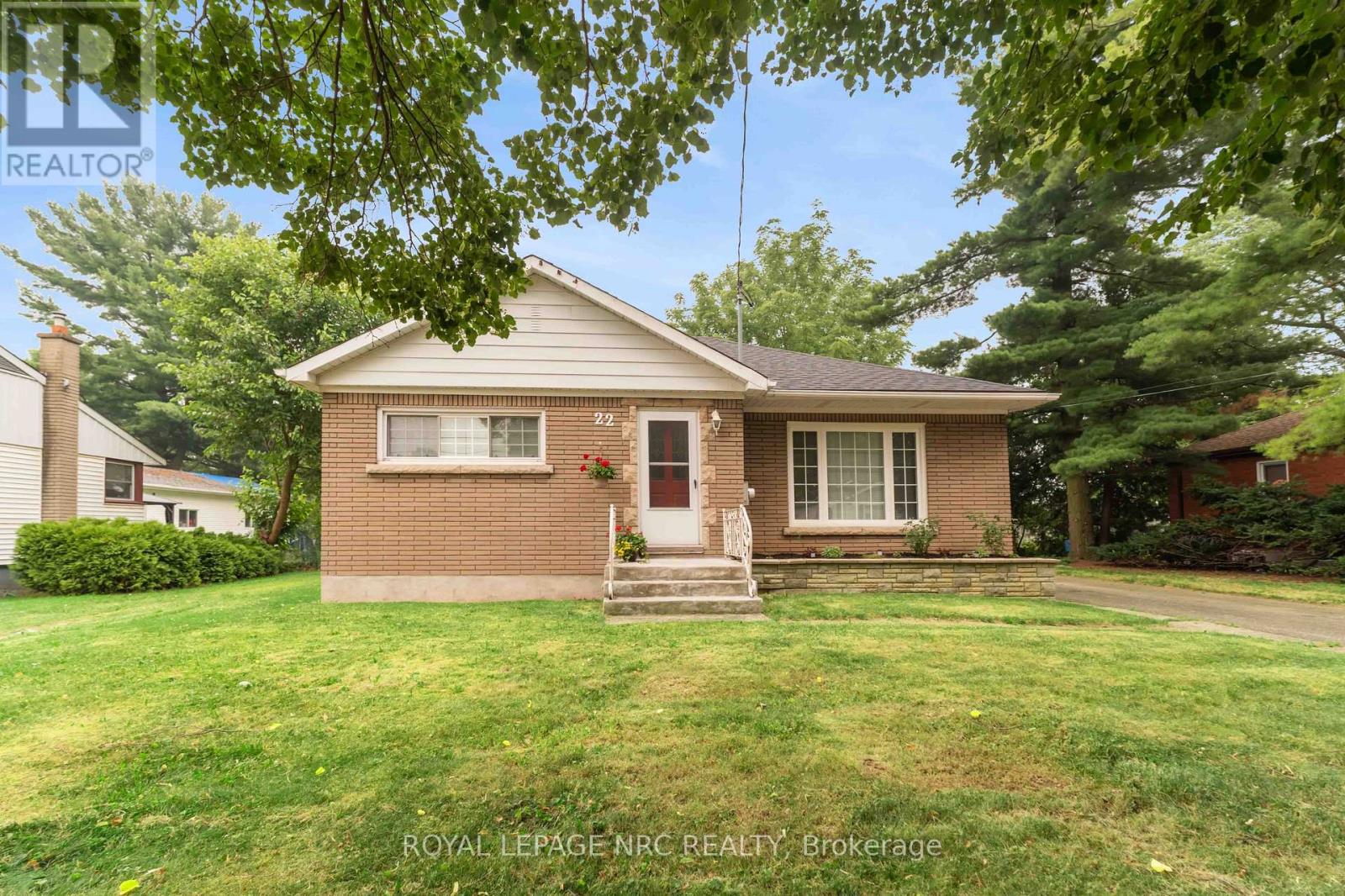 22 Dunblane Avenue, St. Catharines, Ontario  L2M 3Z7 - Photo 1 - X13567236