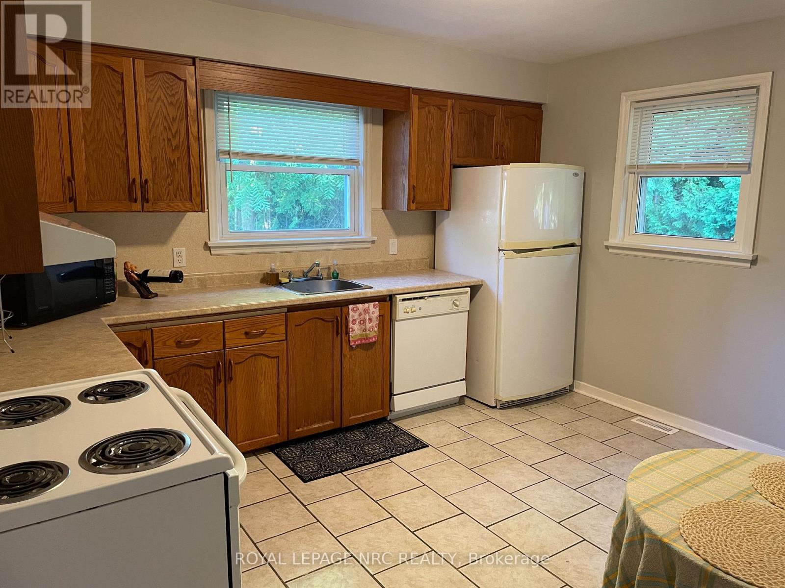 22 Dunblane Avenue, St. Catharines, Ontario  L2M 3Z7 - Photo 7 - X13567236
