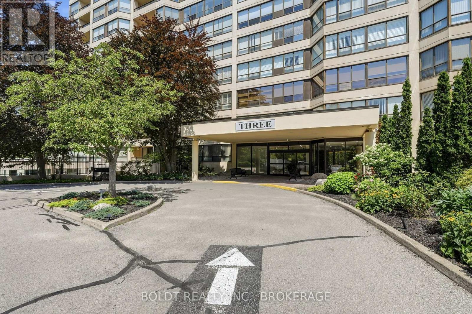 702 - 3 Towering Heights Boulevard, St. Catharines, Ontario  L2T 4A4 - Photo 4 - X13567332