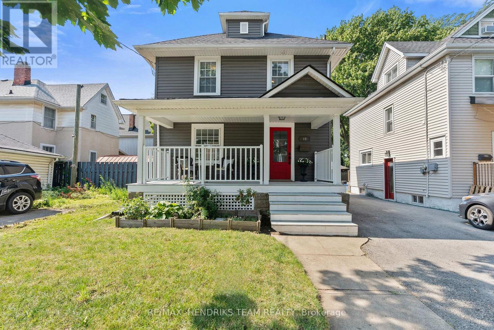 69 Chaplin Avenue, St. Catharines, Ontario  L2R 2E8 - Photo 2 - X13568050