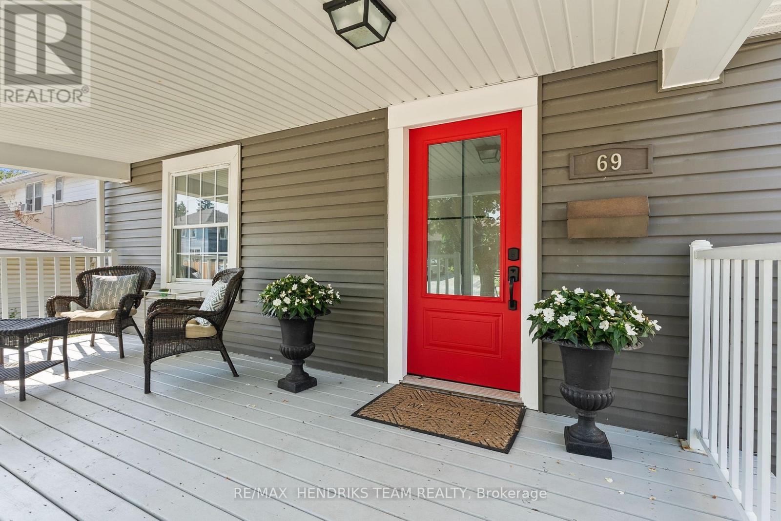 69 Chaplin Avenue, St. Catharines, Ontario  L2R 2E8 - Photo 4 - X13568050