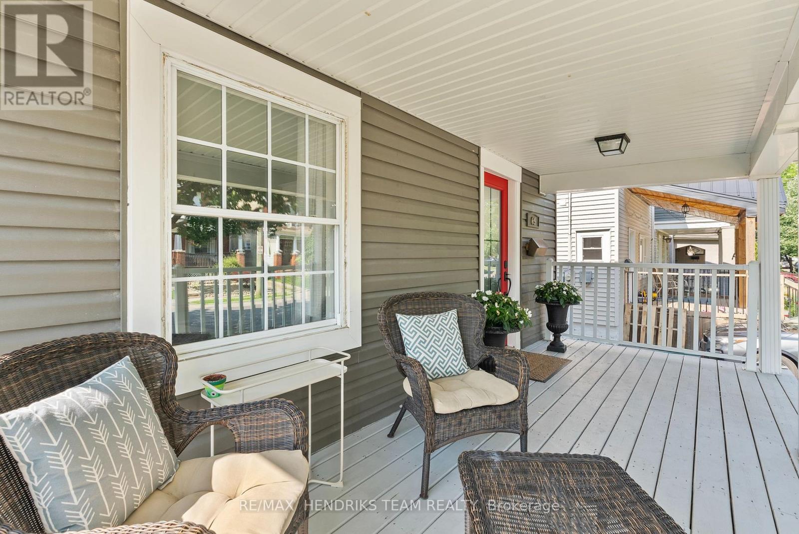 69 Chaplin Avenue, St. Catharines, Ontario  L2R 2E8 - Photo 5 - X13568050