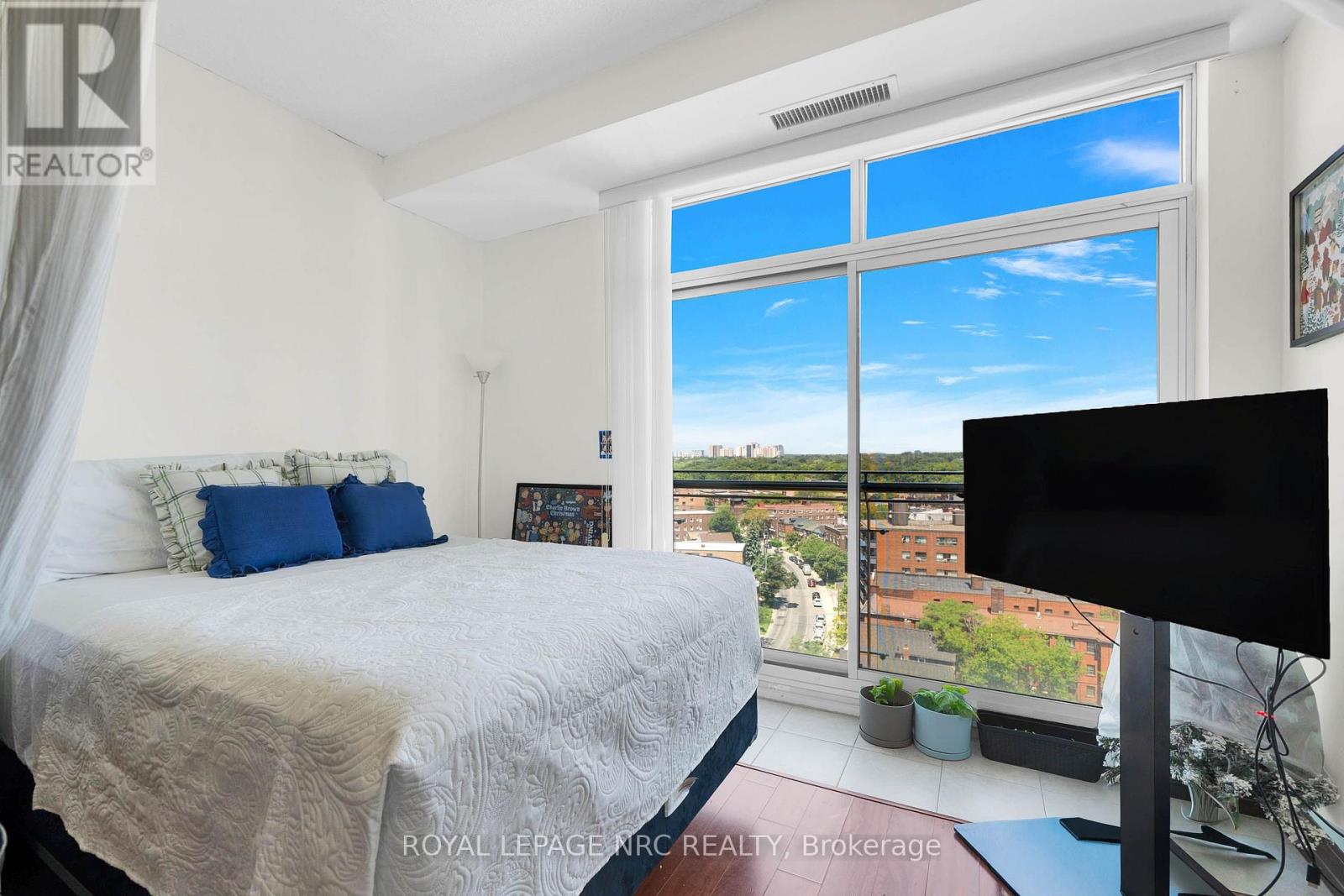Ph 6 - 15 Maplewood Avenue, Toronto, Ontario  M6C 4B4 - Photo 20 - C13569798