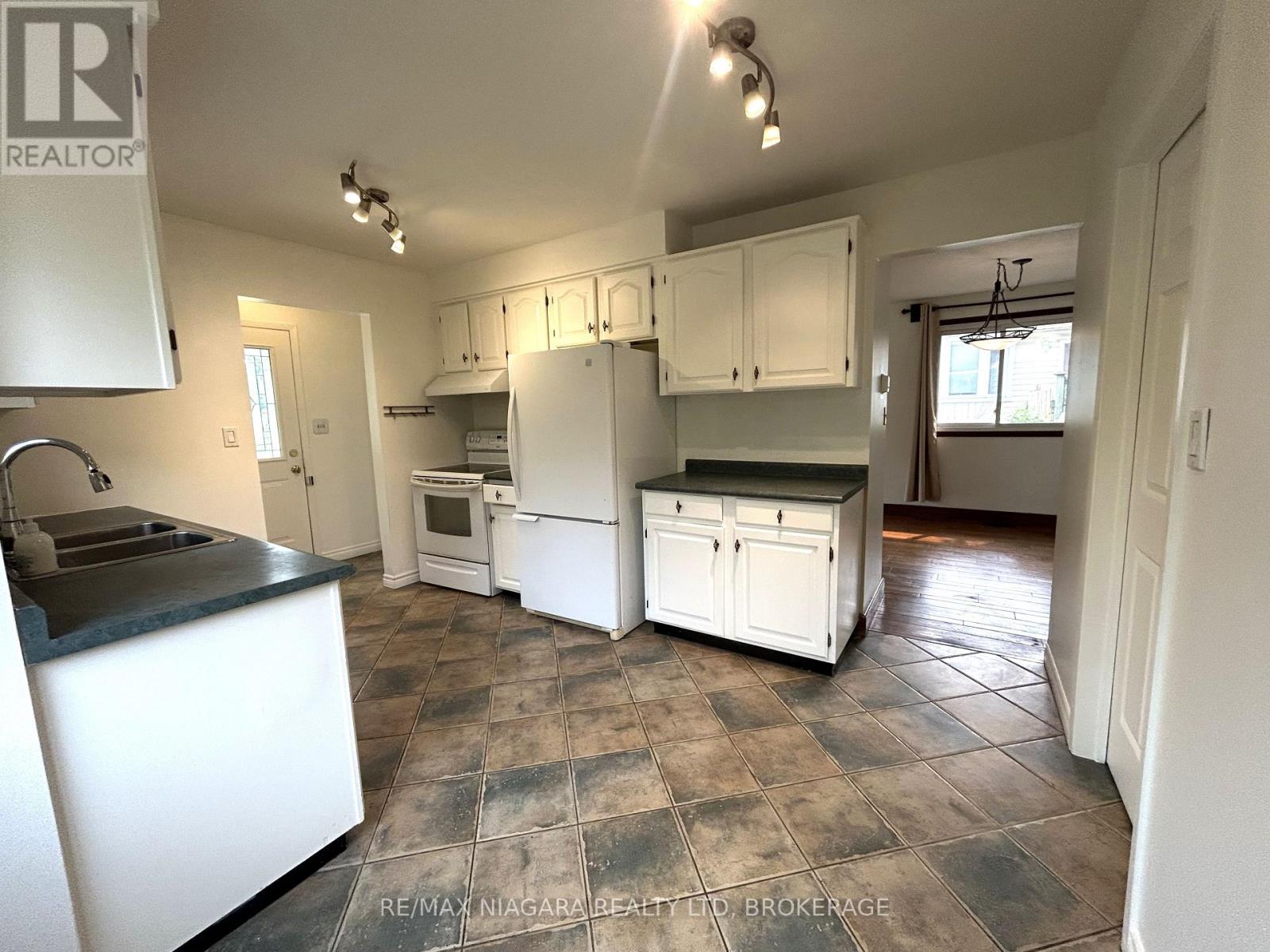 26 Friars Court, St. Catharines, Ontario  L2N 6B5 - Photo 12 - X13570122