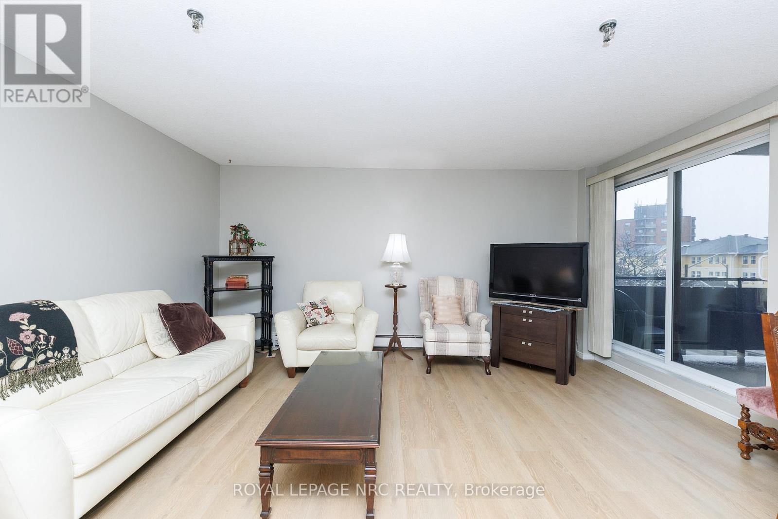 308 - 3955 Portage Road, Niagara Falls, Ontario  L2J 3W2 - Photo 5 - X13570370