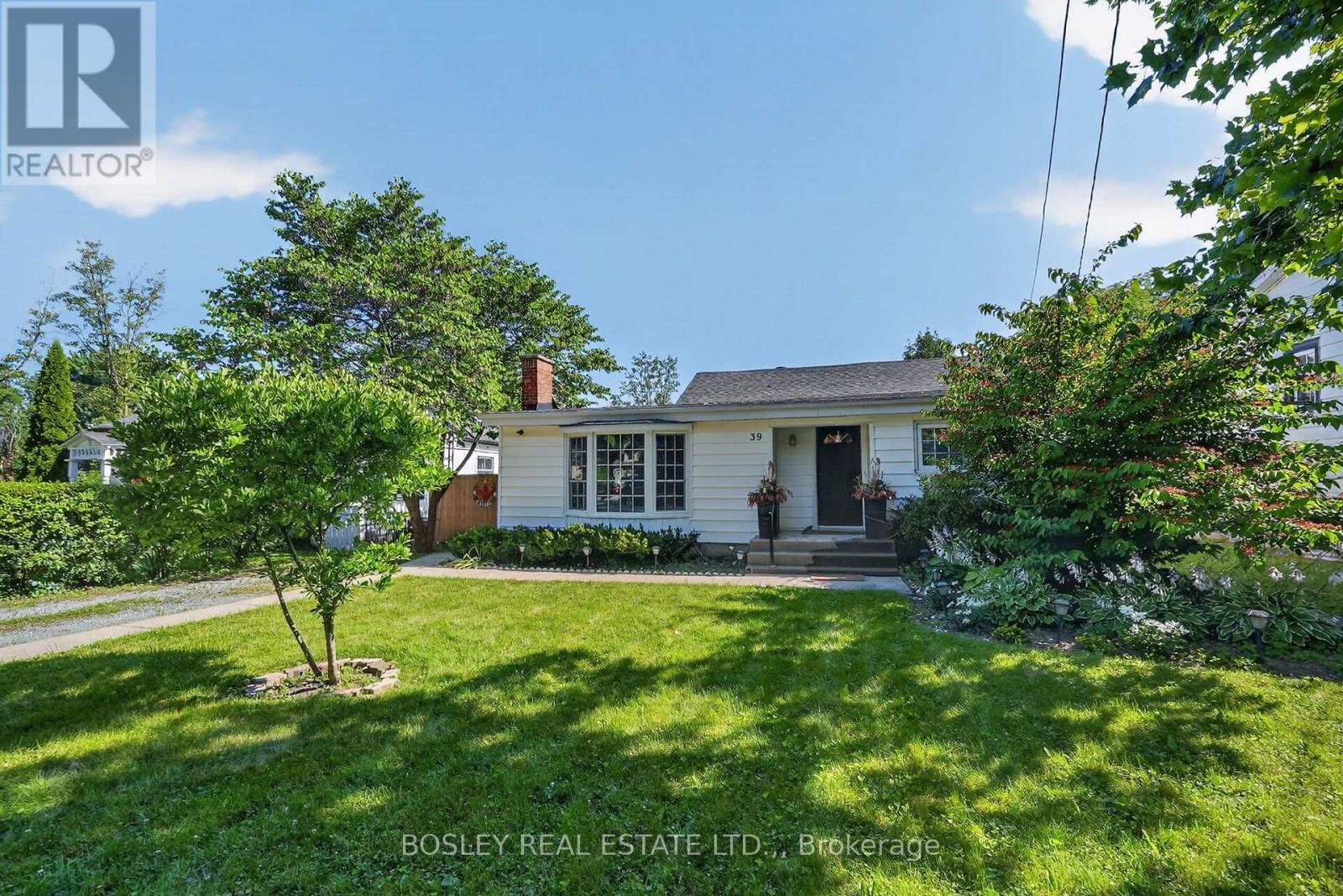 39 Platoff Street, Niagara-On-The-Lake, Ontario  L0S 1J0 - Photo 1 - X13570634