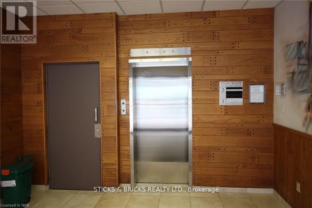 201 - 4673 Ontario Avenue, Niagara Falls, Ontario  L2E 3R1 - Photo 1 - X13572170
