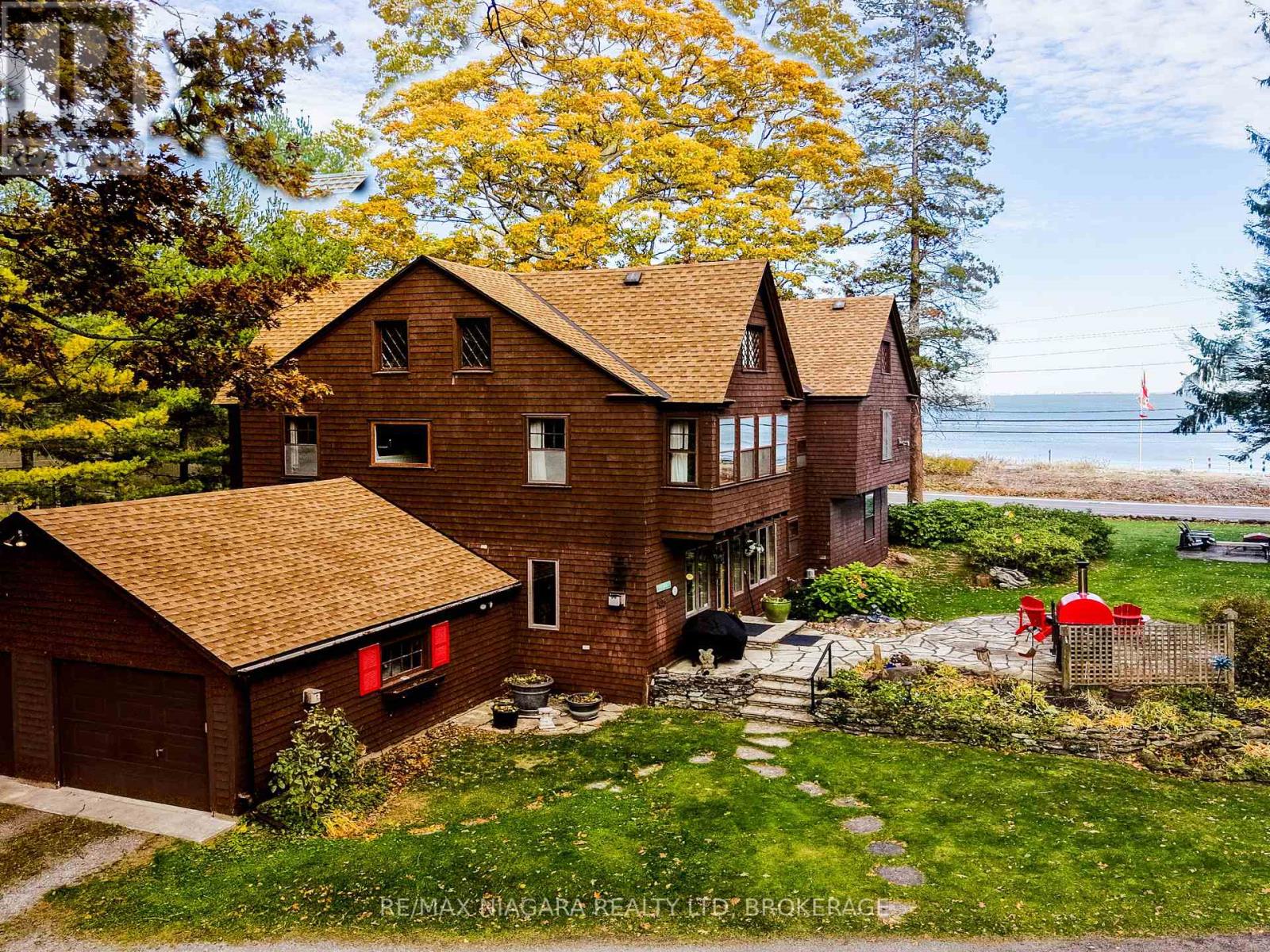 725 Point Abino Road S, Fort Erie, Ontario  L0S 1N0 - Photo 1 - X13573662