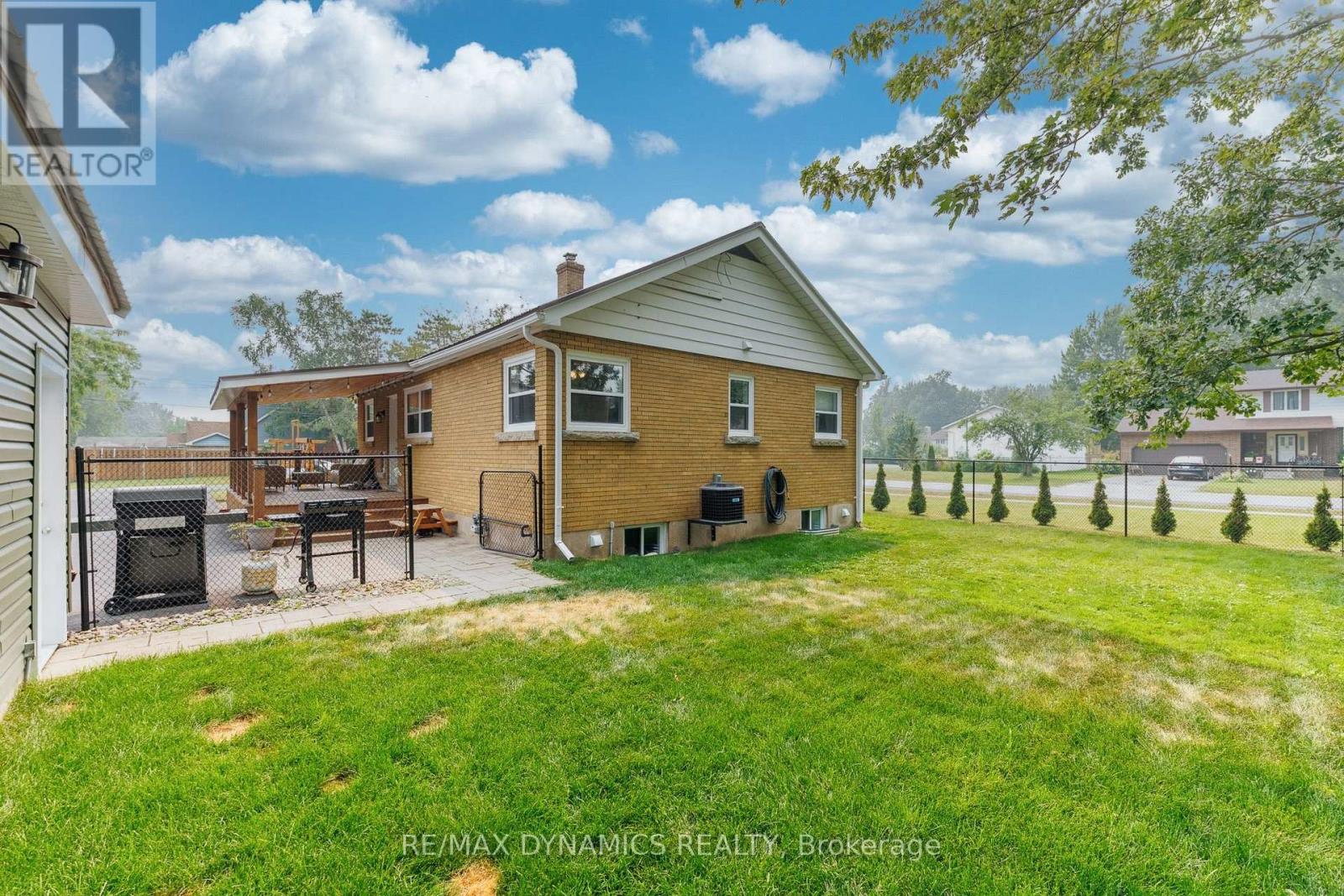 586 Lakeside Road, Fort Erie, Ontario  L2A 4Y2 - Photo 13 - X13581006