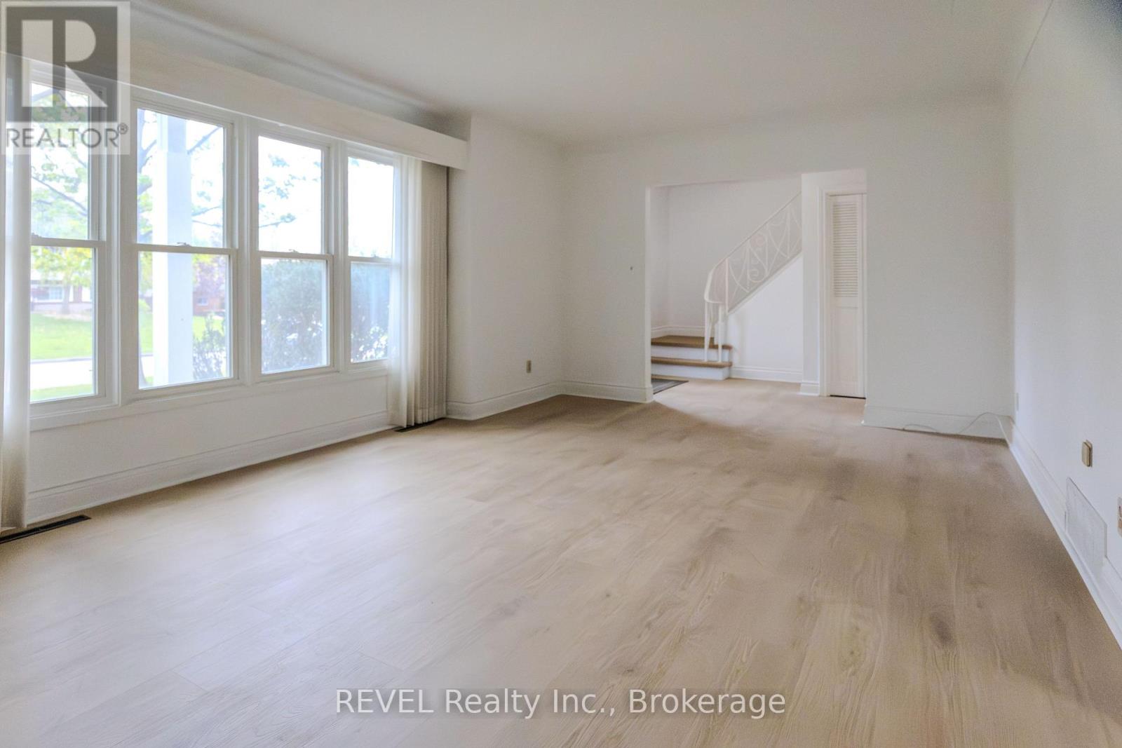 19 Woodington Crescent, St. Catharines, Ontario  L2T 3T8 - Photo 1 - X13582018