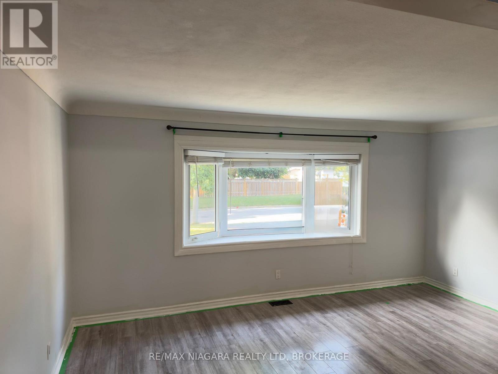 8 Lakehurst Drive, St. Catharines, Ontario  L2N 4C2 - Photo 5 - X13586684