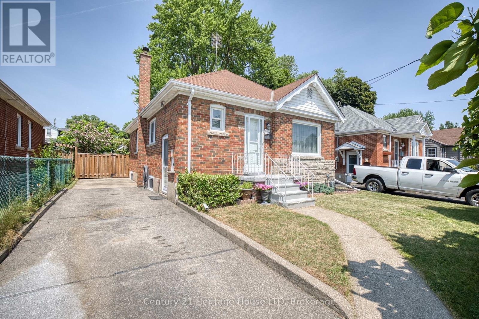 6477 Barker Street, Niagara Falls, Ontario  L2G 1Y6 - Photo 3 - X13586964
