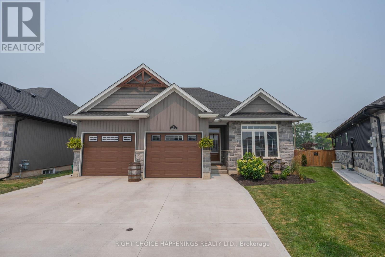 28 Harvard Court, Welland, Ontario  L3B 6E7 - Photo 1 - X13587006