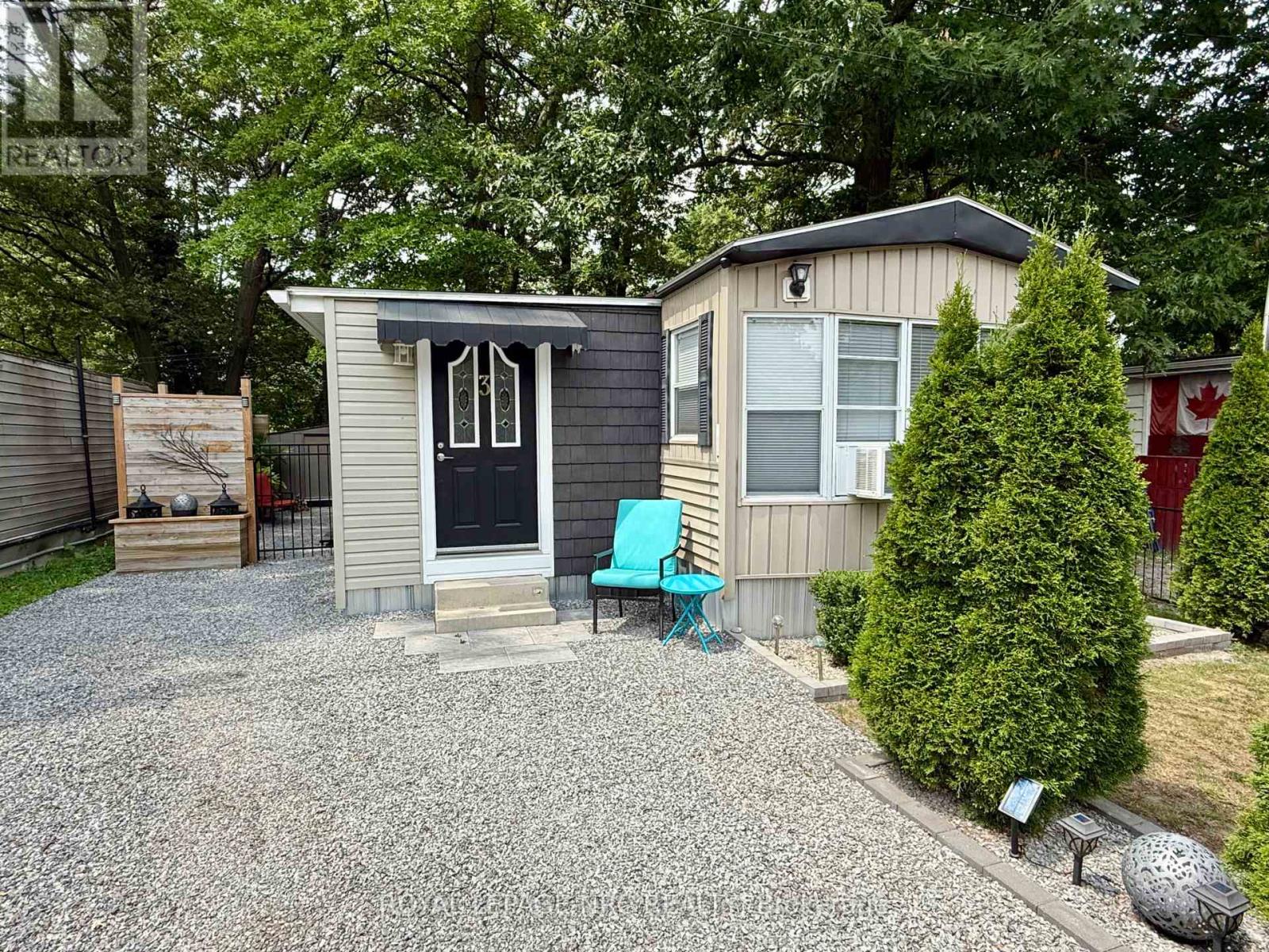 3 - 2600 Montrose Road, Niagara Falls, Ontario  L2E 6S4 - Photo 1 - X13590982