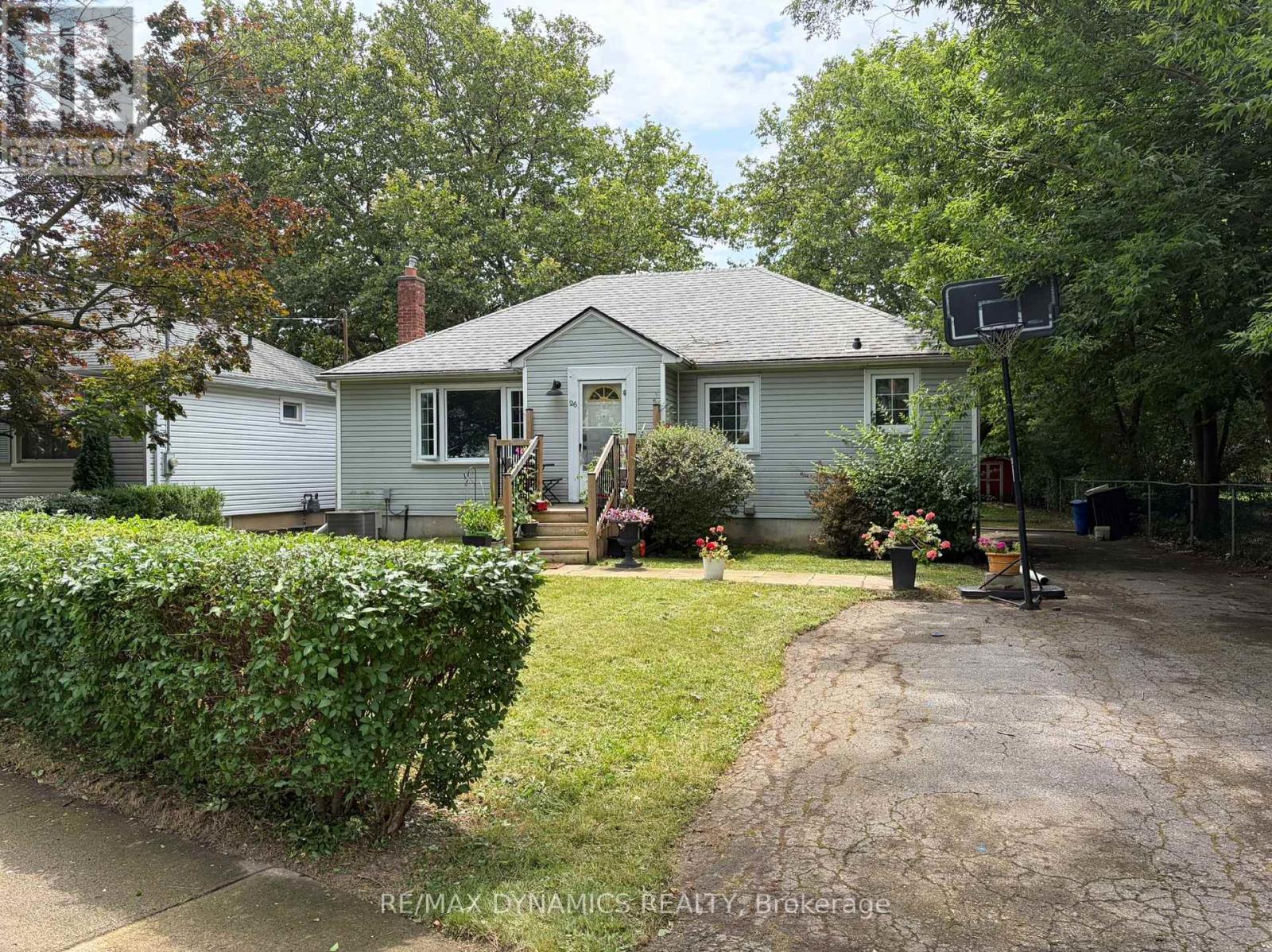 26 Beamer Avenue, St. Catharines, Ontario  L2M 2L3 - Photo 1 - X13591114