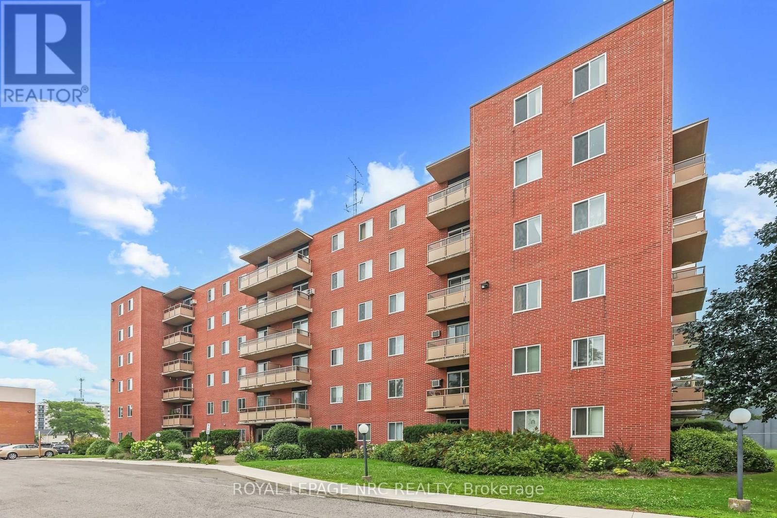 208 - 264 Grantham Avenue N, St. Catharines, Ontario  L2P 3H1 - Photo 1 - X13592922