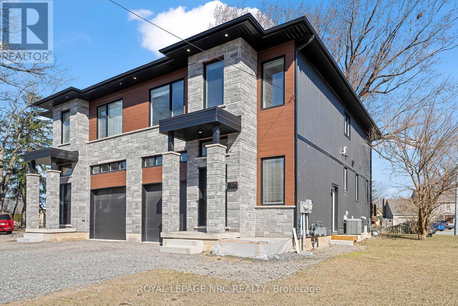 668 Quaker Road, Welland, Ontario  L3C 3H2 - Photo 1 - X13594398