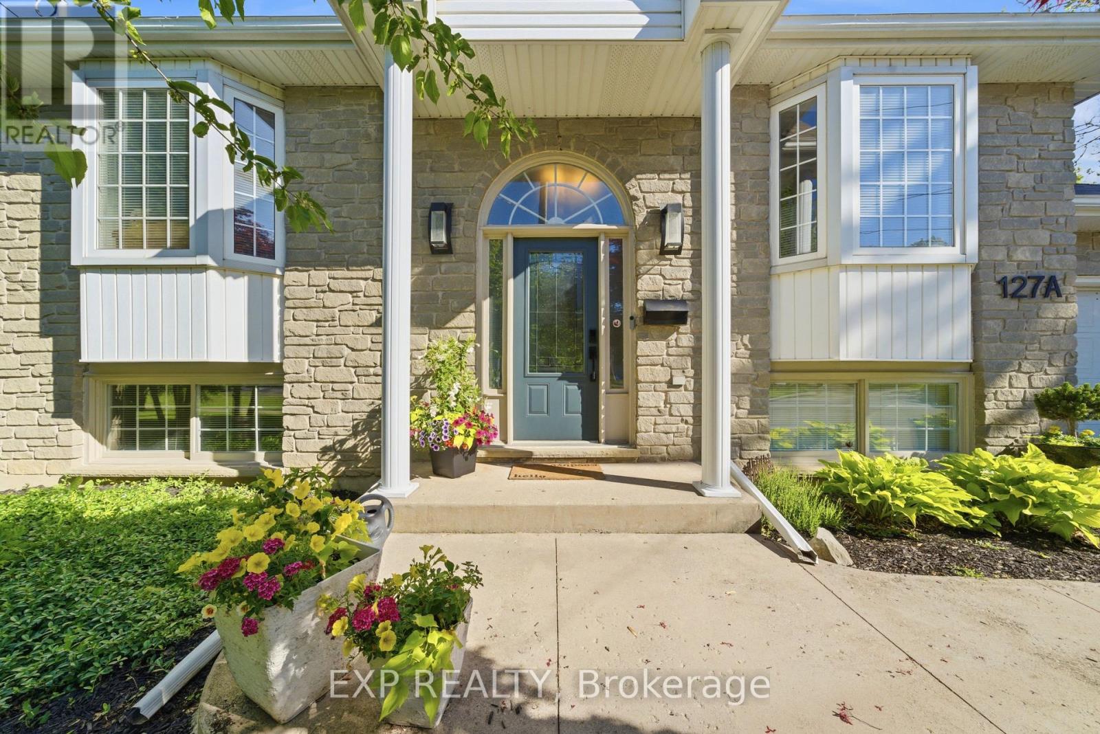 127a Lakeshore Road, St. Catharines, Ontario  L2N 2T8 - Photo 1 - X13596940