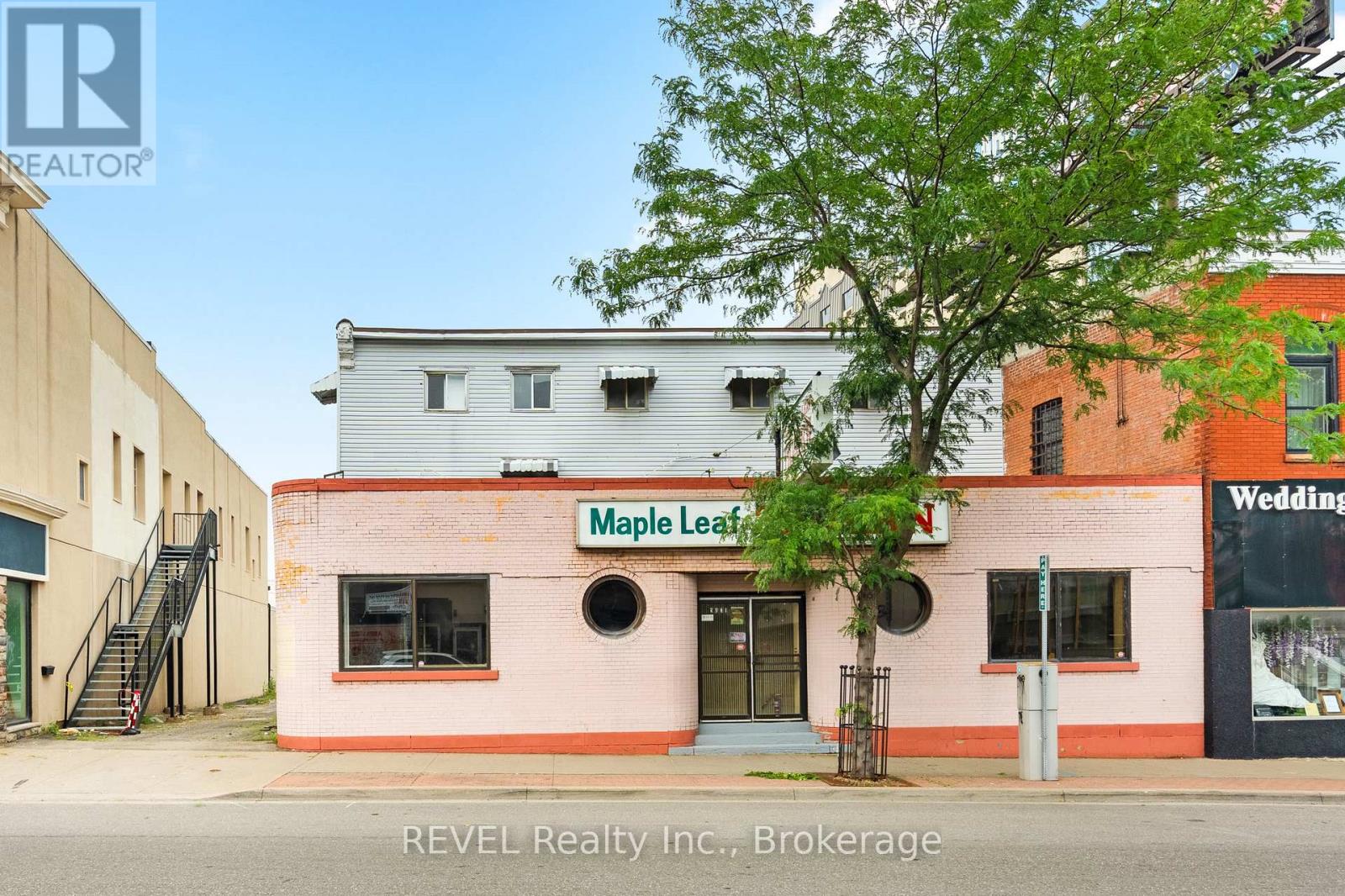 5829 Ferry Street, Niagara Falls, Ontario  L2G 1S8 - Photo 1 - X13599838