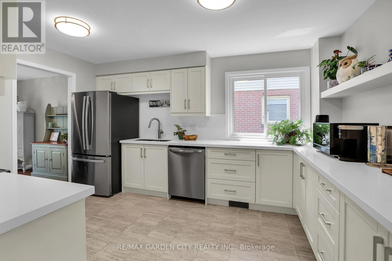 4542 Ivy Gardens Crescent, Lincoln, Ontario  L3J 0B3 - Photo 3 - X13599962