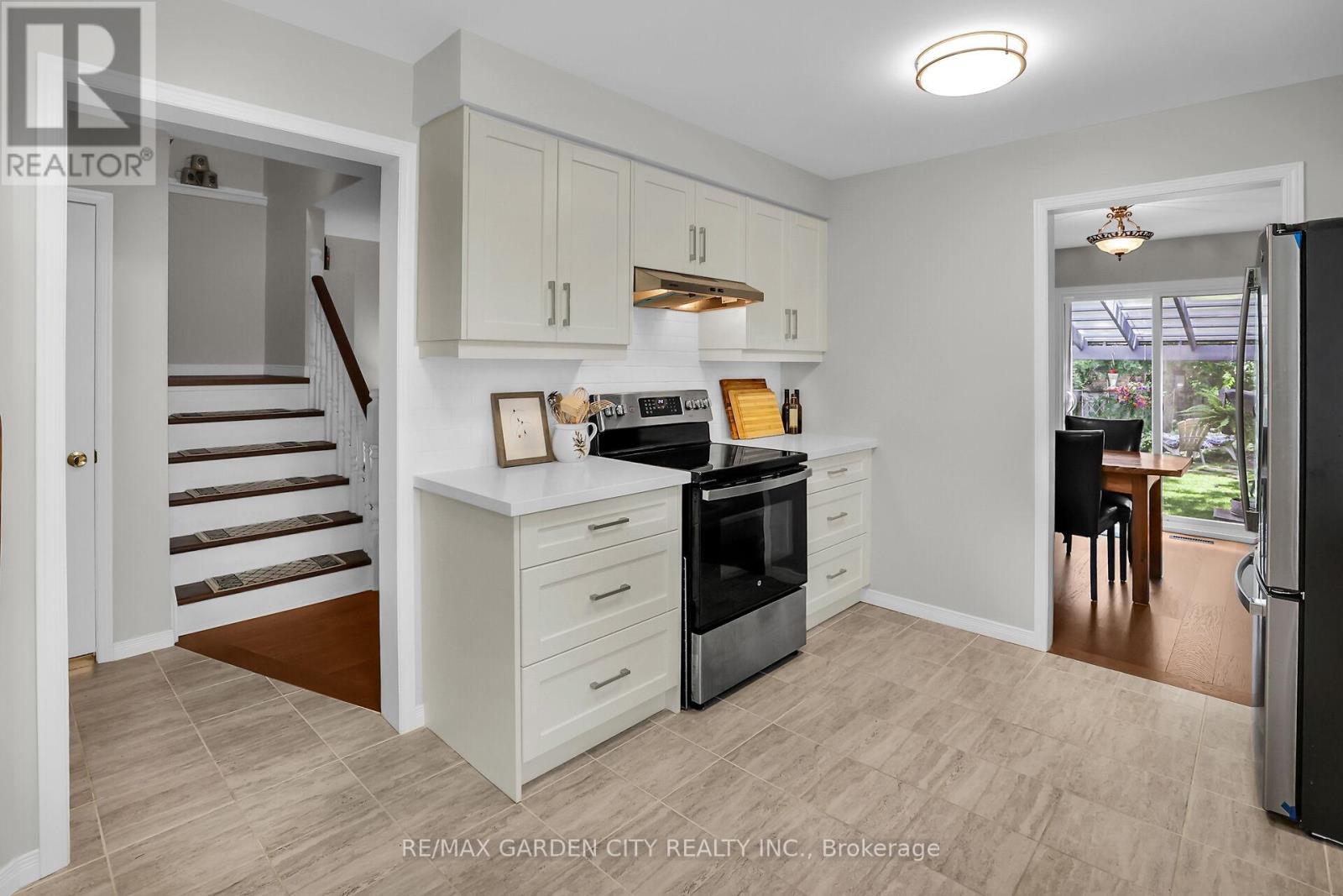 4542 Ivy Gardens Crescent, Lincoln, Ontario  L3J 0B3 - Photo 6 - X13599962