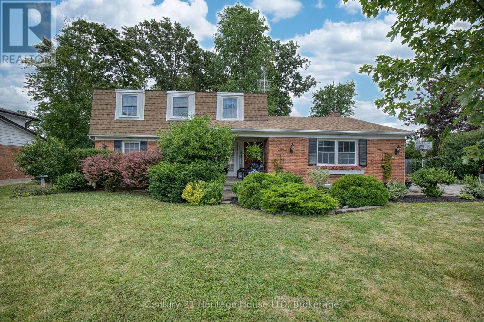688 Daytona Drive, Fort Erie, Ontario  L2A 4Z6 - Photo 1 - X13601368