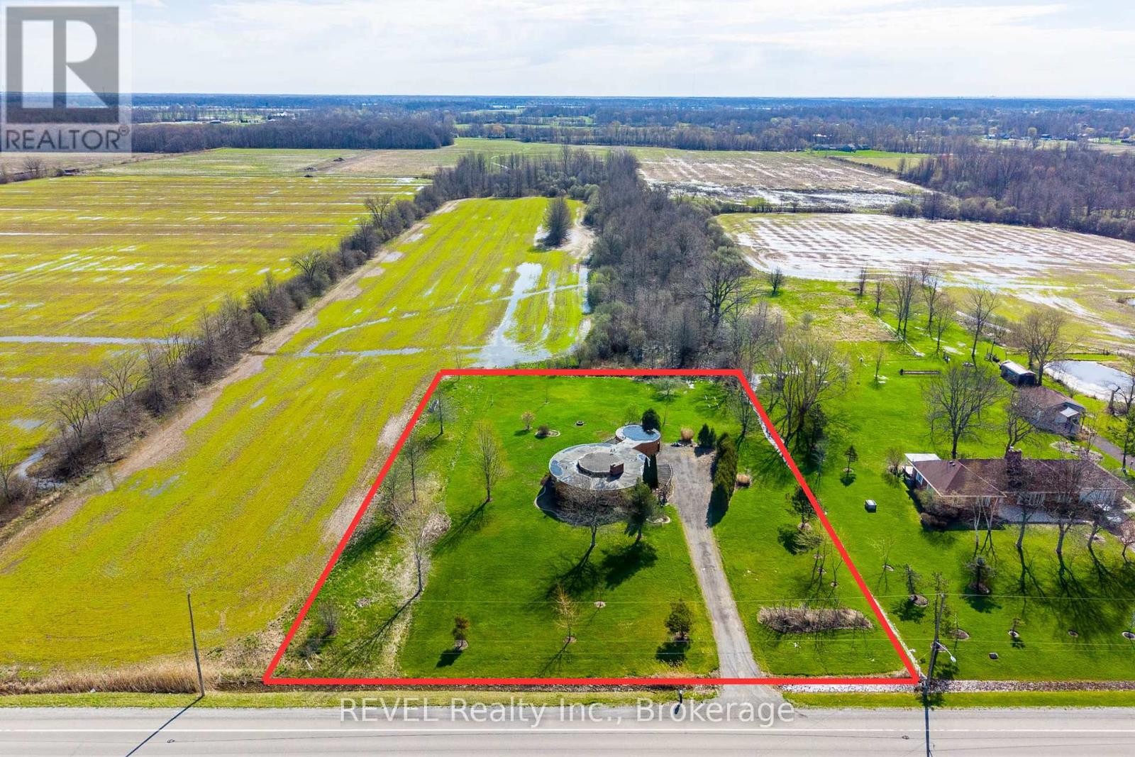 9572 Sodom Road, Niagara Falls, Ontario  L2G 0S7 - Photo 1 - X13604062