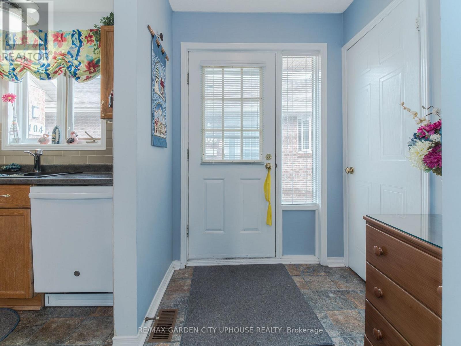 103 - 122 Bunting Road, St. Catharines, Ontario  L2P 3X7 - Photo 3 - X13606796